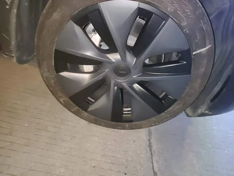 Tesla Model Y — фото 8