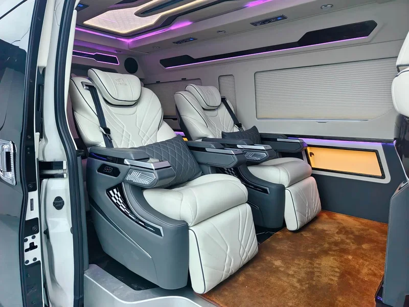 Toyota HiAce — фото 18