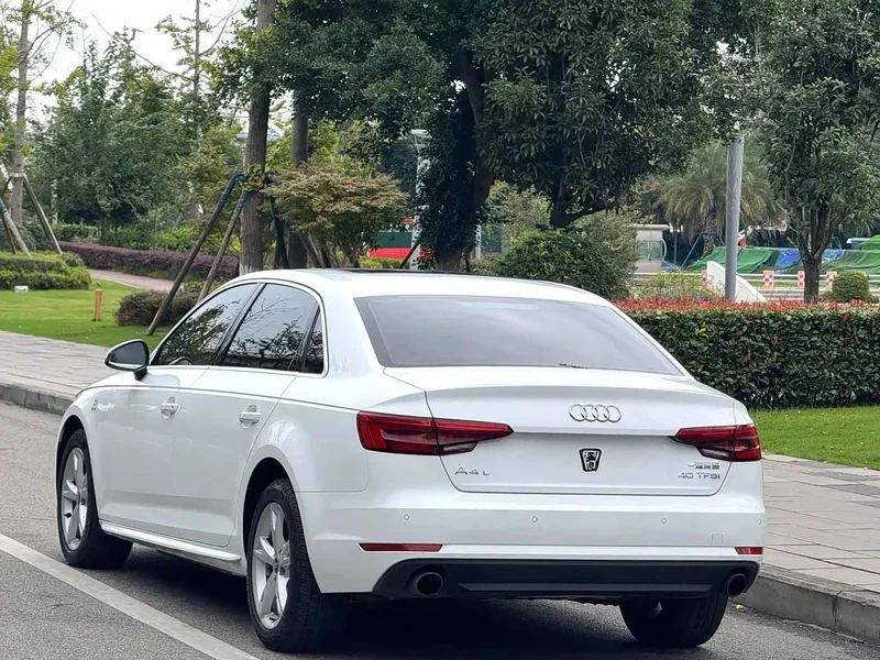Audi A4L — фото 13