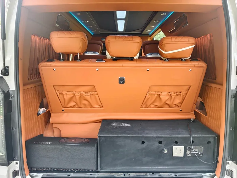 Toyota HiAce — фото 27