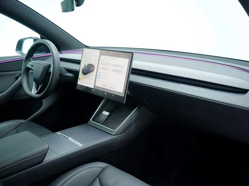 Tesla Model Y — фото 15