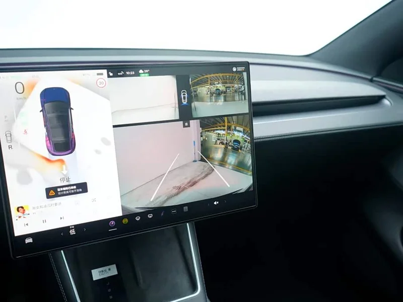 Tesla Model Y — фото 17