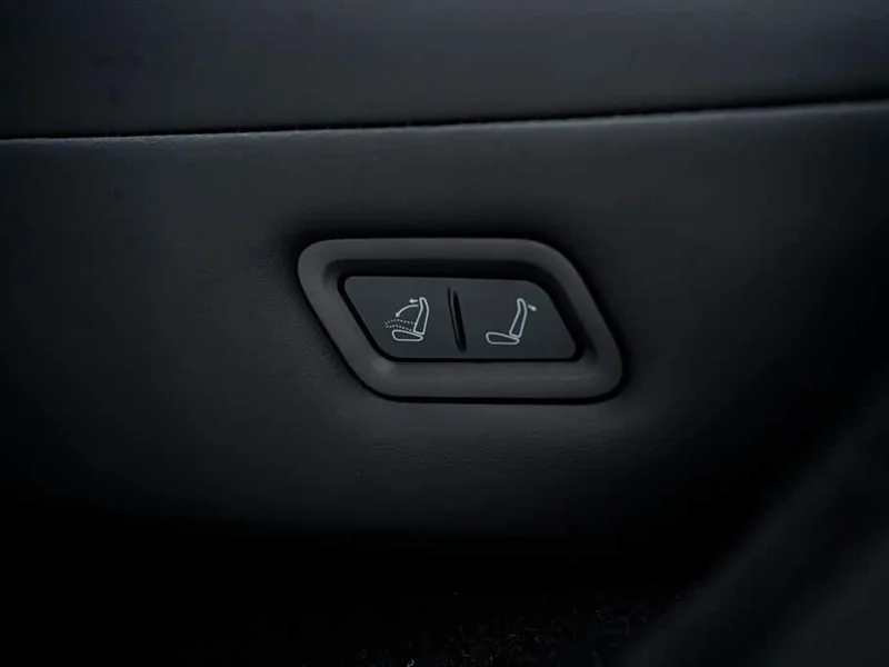 Tesla Model Y — фото 22