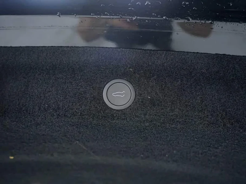 Tesla Model Y — фото 24