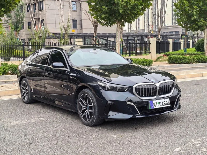 BMW i5 — фото 3