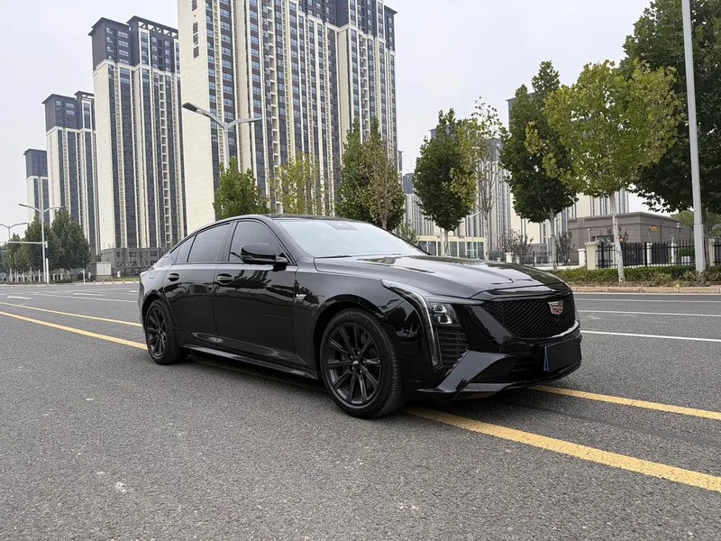 Cadillac CT5 — фото 1