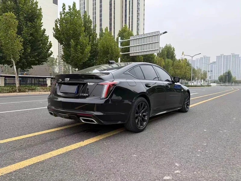 Cadillac CT5 — фото 11