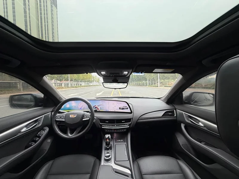 Cadillac CT5 — фото 8