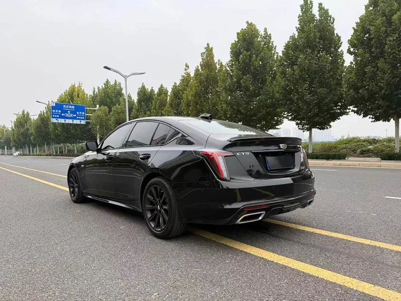 Cadillac CT5 — фото 9
