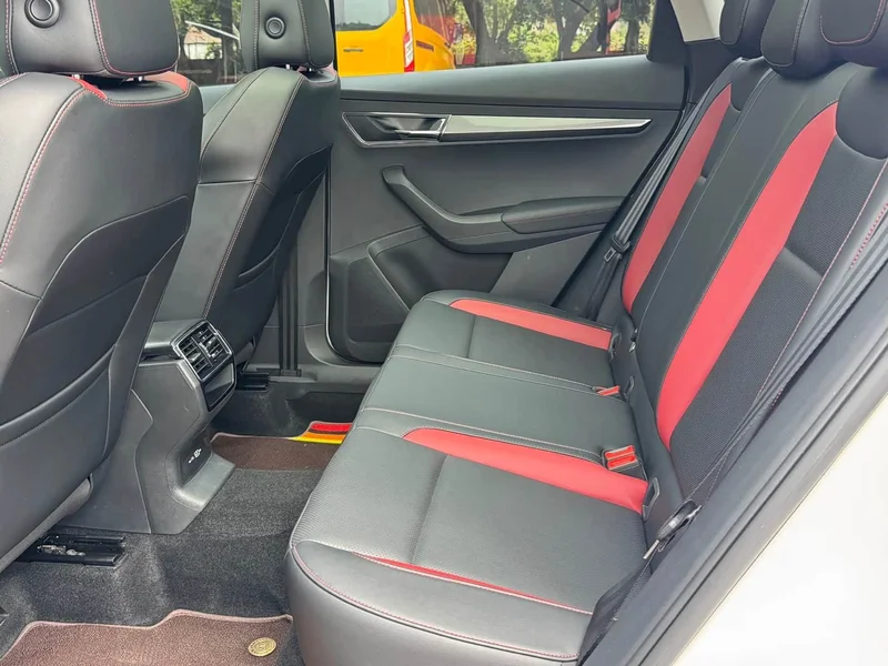 Skoda Karoq — фото 17
