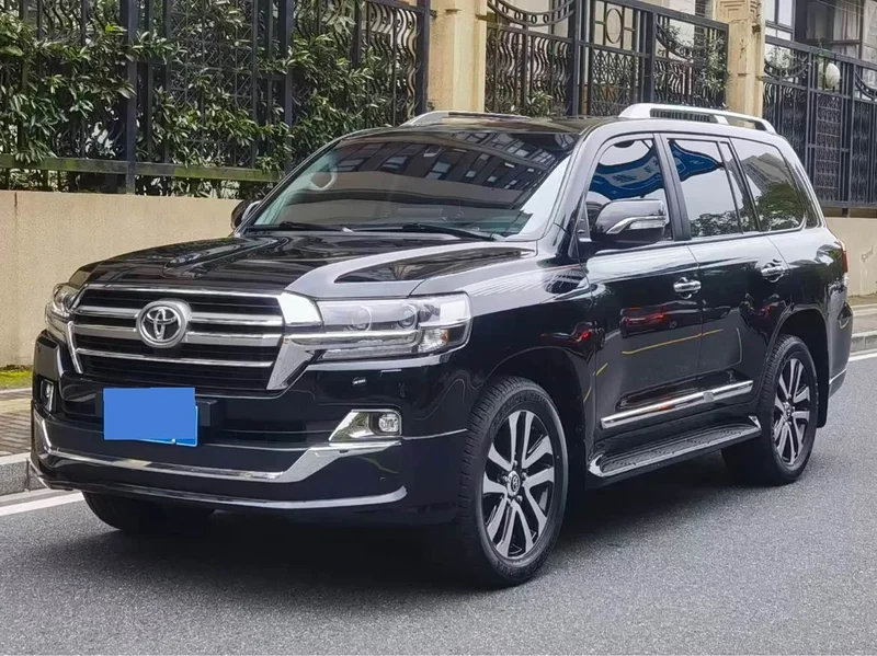 Toyota Land Cruiser (Imported) — фото 1