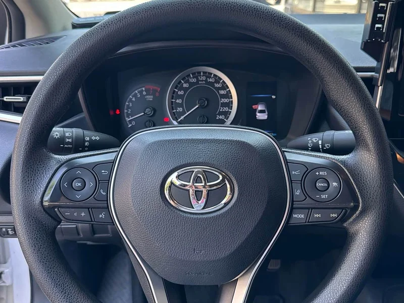 Toyota Corolla — фото 6