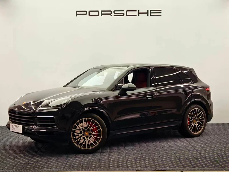 Porsche Cayenne — фото 1