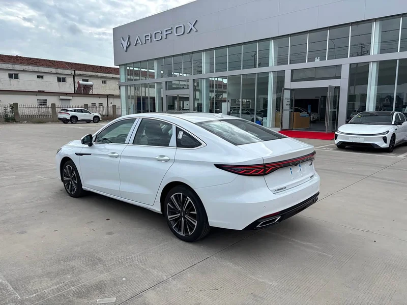 Chery Arrizo 8 Pro — фото 2