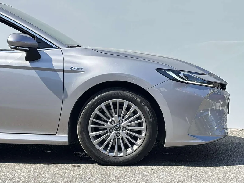 Toyota Camry — фото 6