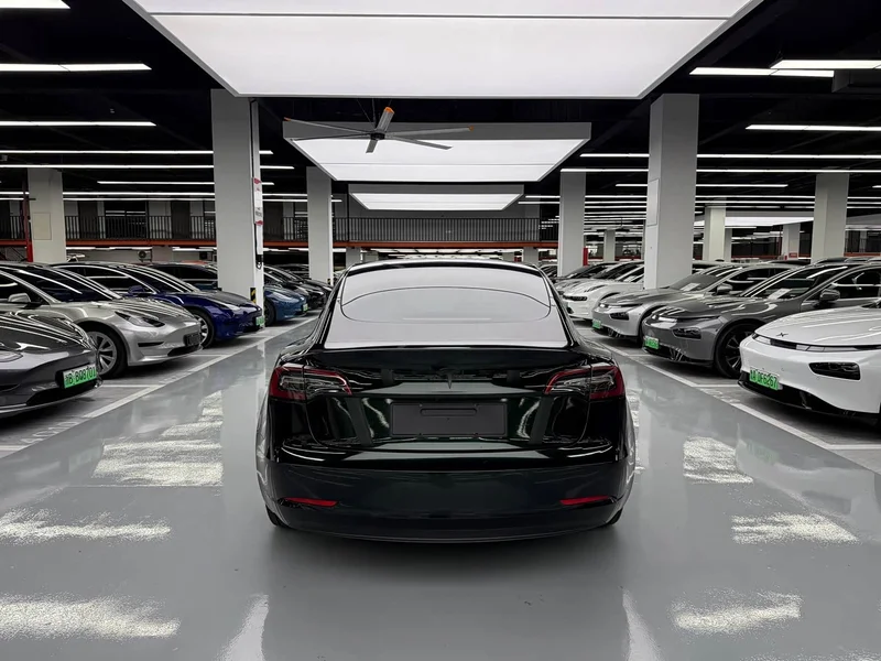 Tesla Model 3 — фото 15