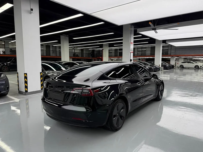Tesla Model 3 — фото 16