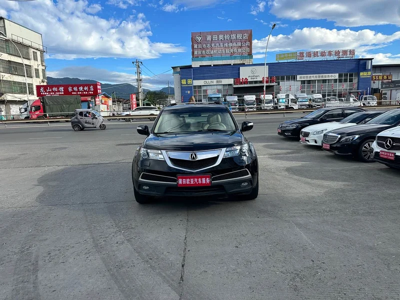 Acura MDX — фото 1