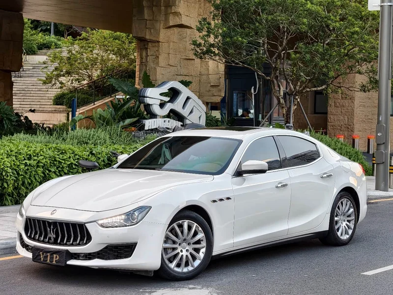 Maserati Ghibli — фото 1