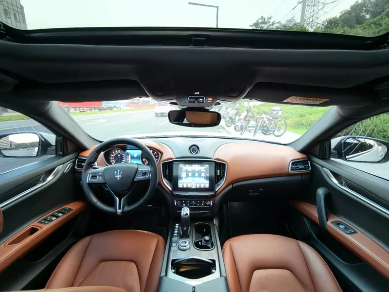 Maserati Ghibli — фото 6