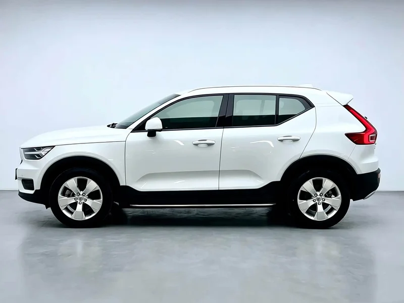 Volvo XC40 — фото 20