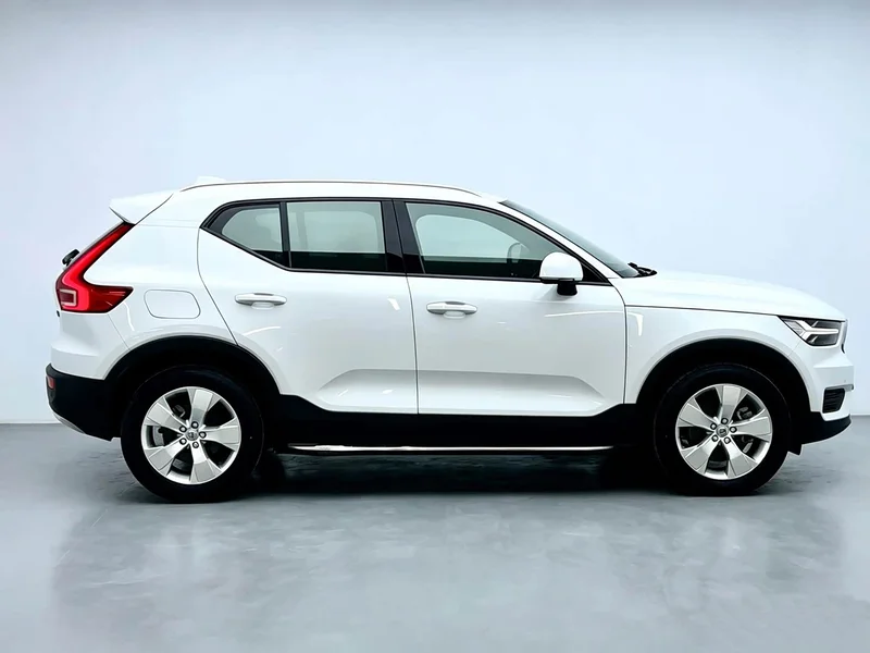 Volvo XC40 — фото 21