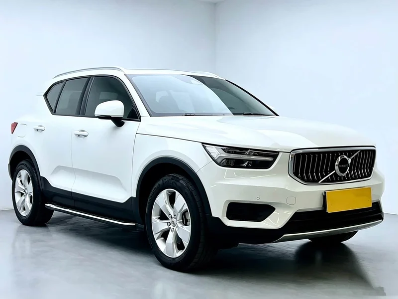 Volvo XC40 — фото 3