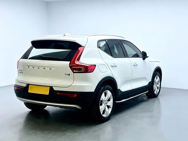 Volvo XC40 — фото 6