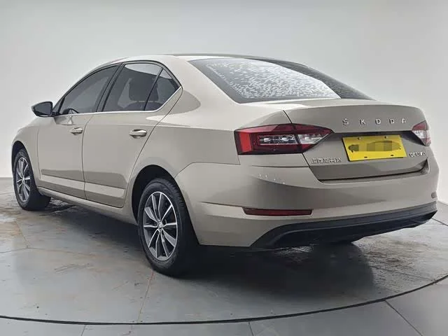 Volkswagen Octavia — фото 5