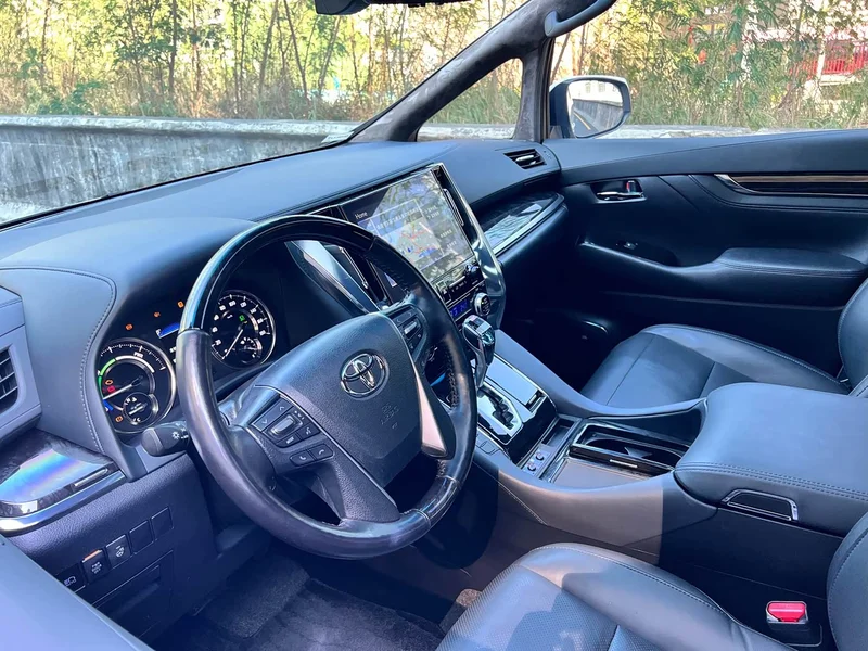 Toyota Vellfire — фото 12