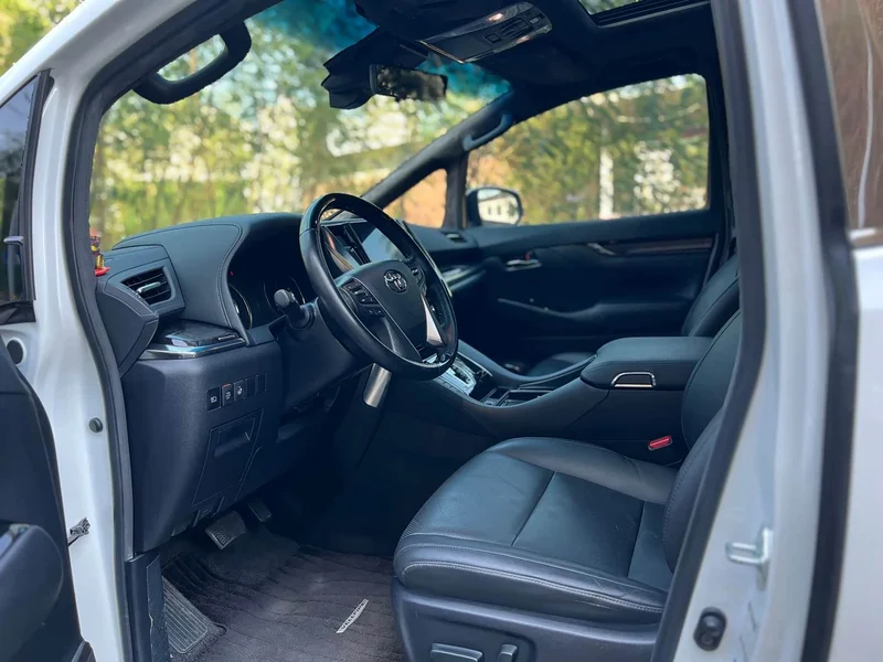 Toyota Vellfire — фото 5