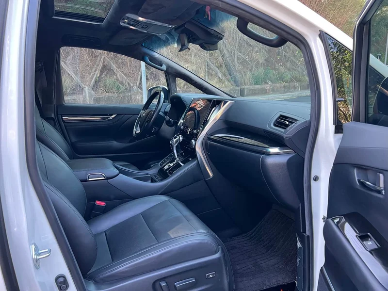 Toyota Vellfire — фото 6