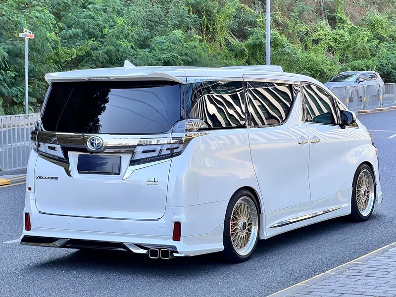 Toyota Vellfire — фото 10