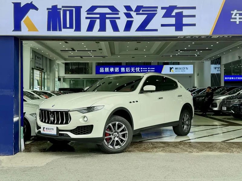 Maserati Levante — фото 1