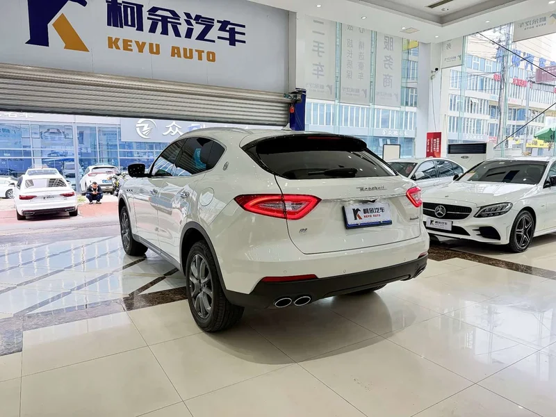 Maserati Levante — фото 14