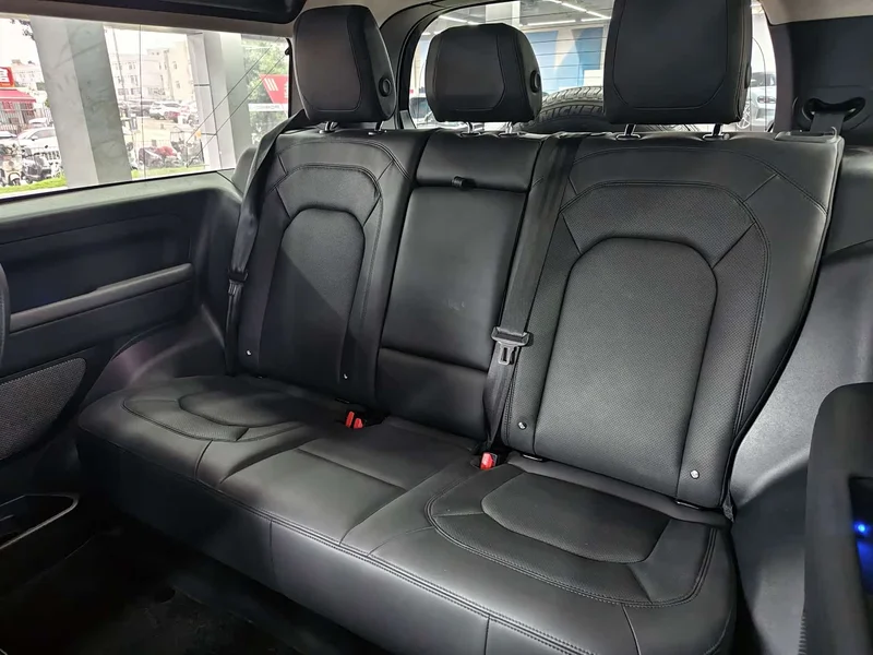 Land Rover Defender — фото 12
