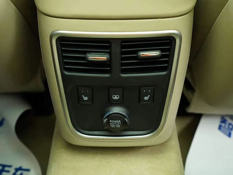 Chrysler 300C — фото 13