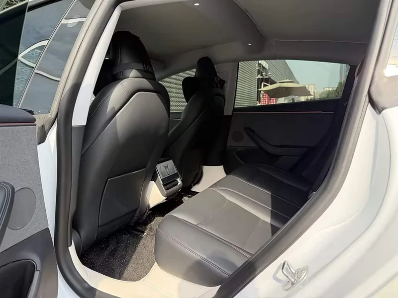Tesla Model 3 — фото 12