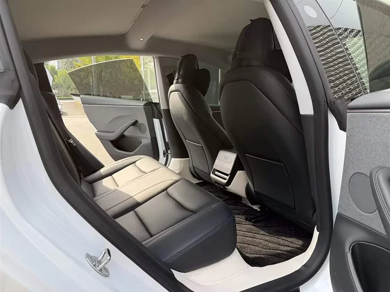 Tesla Model 3 — фото 17