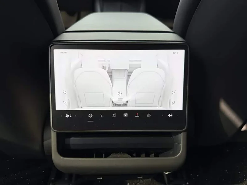 Tesla Model 3 — фото 7