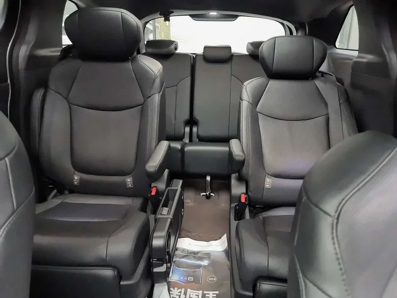 Toyota Sienna — фото 14