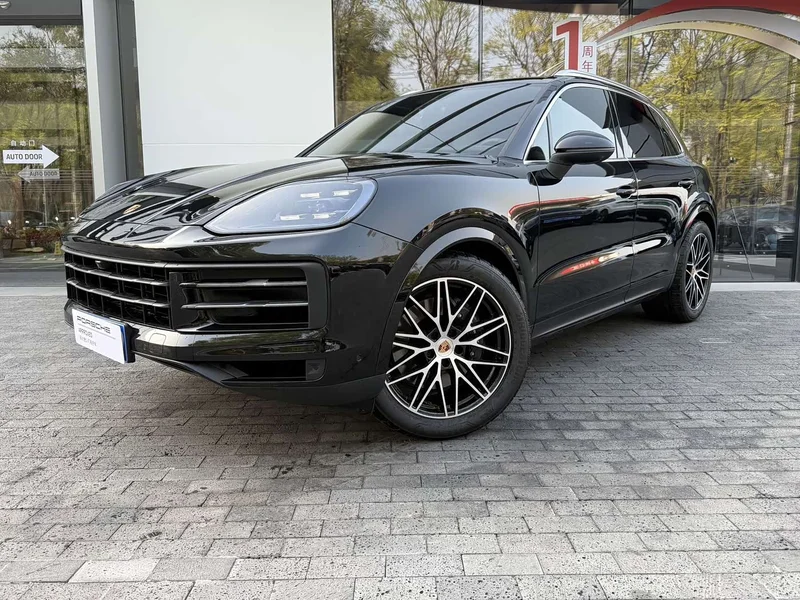 Porsche Cayenne — фото 1