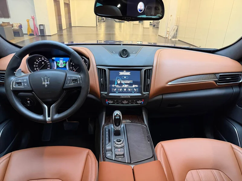 Maserati Levante — фото 16