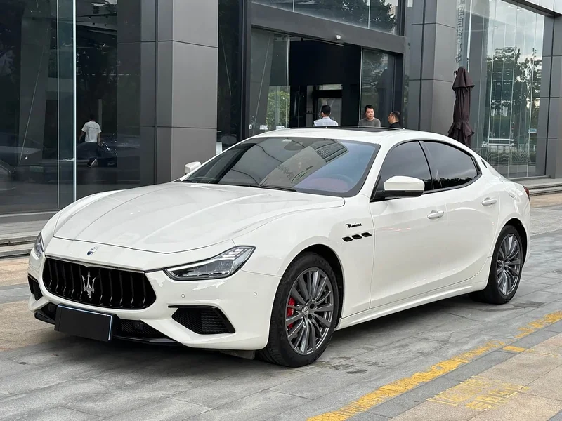 Maserati Ghibli — фото 1