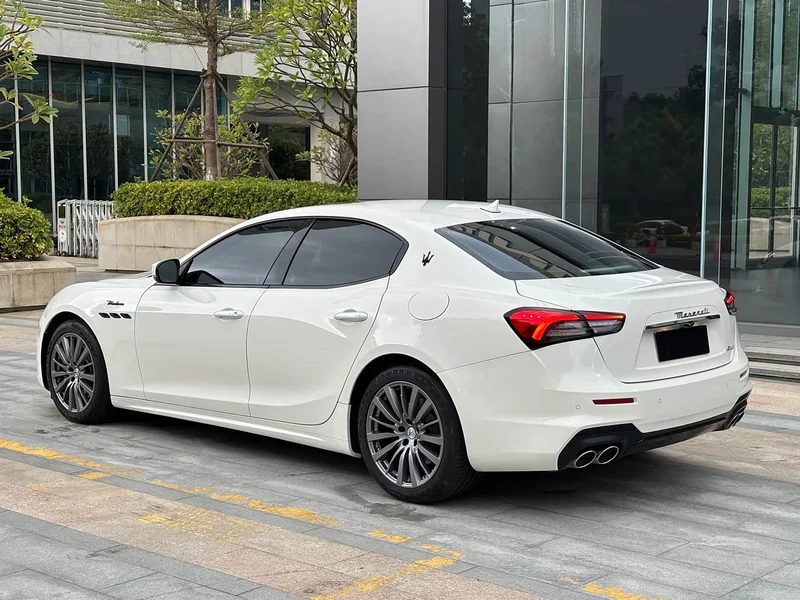 Maserati Ghibli — фото 13