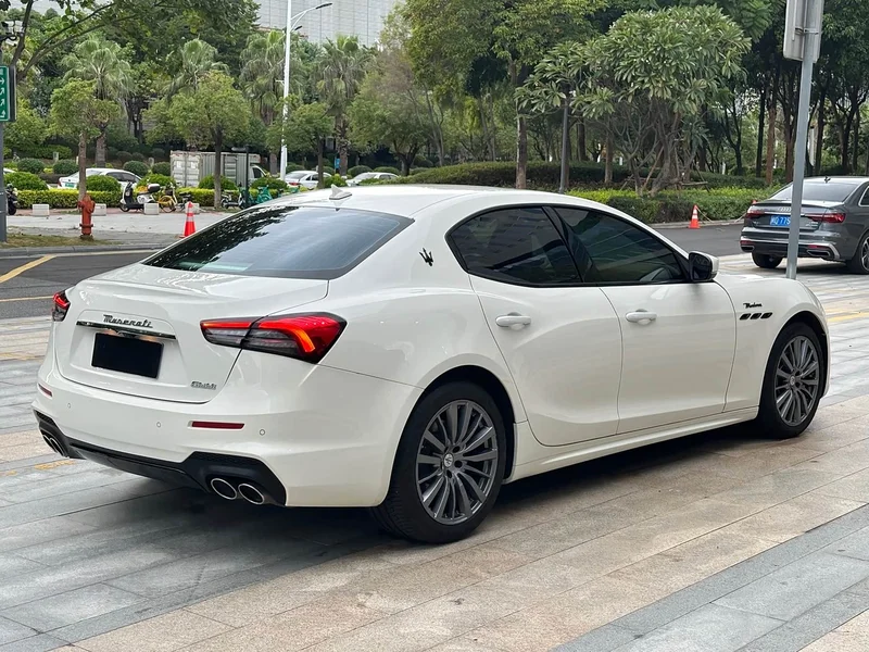 Maserati Ghibli — фото 15
