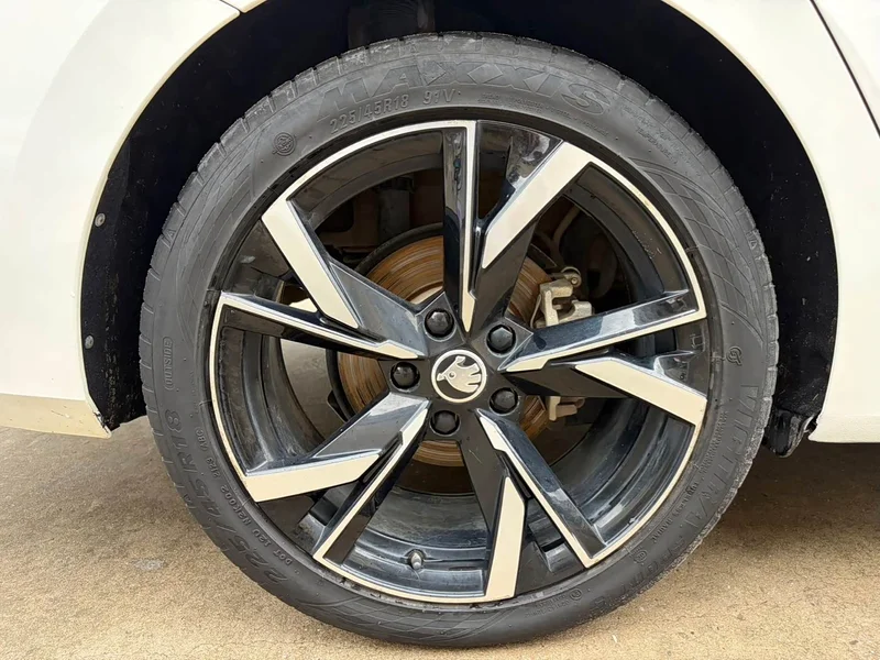 Volkswagen Octavia — фото 21