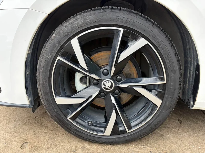 Volkswagen Octavia — фото 23