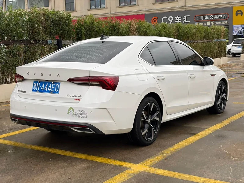 Volkswagen Octavia — фото 4