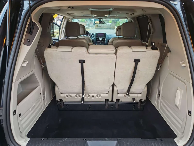 Jeep Grand Voyager (Imported) — фото 17